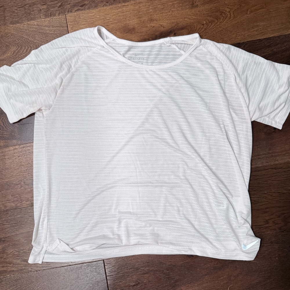 Nike Dri-FIT Men's XL White Gray Striped Running Training Shirt Short Sleeve
